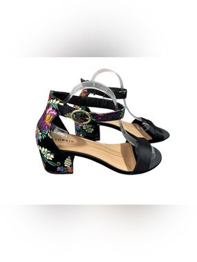 Torrid Ankle Strap Block Heel Size 9W NWT